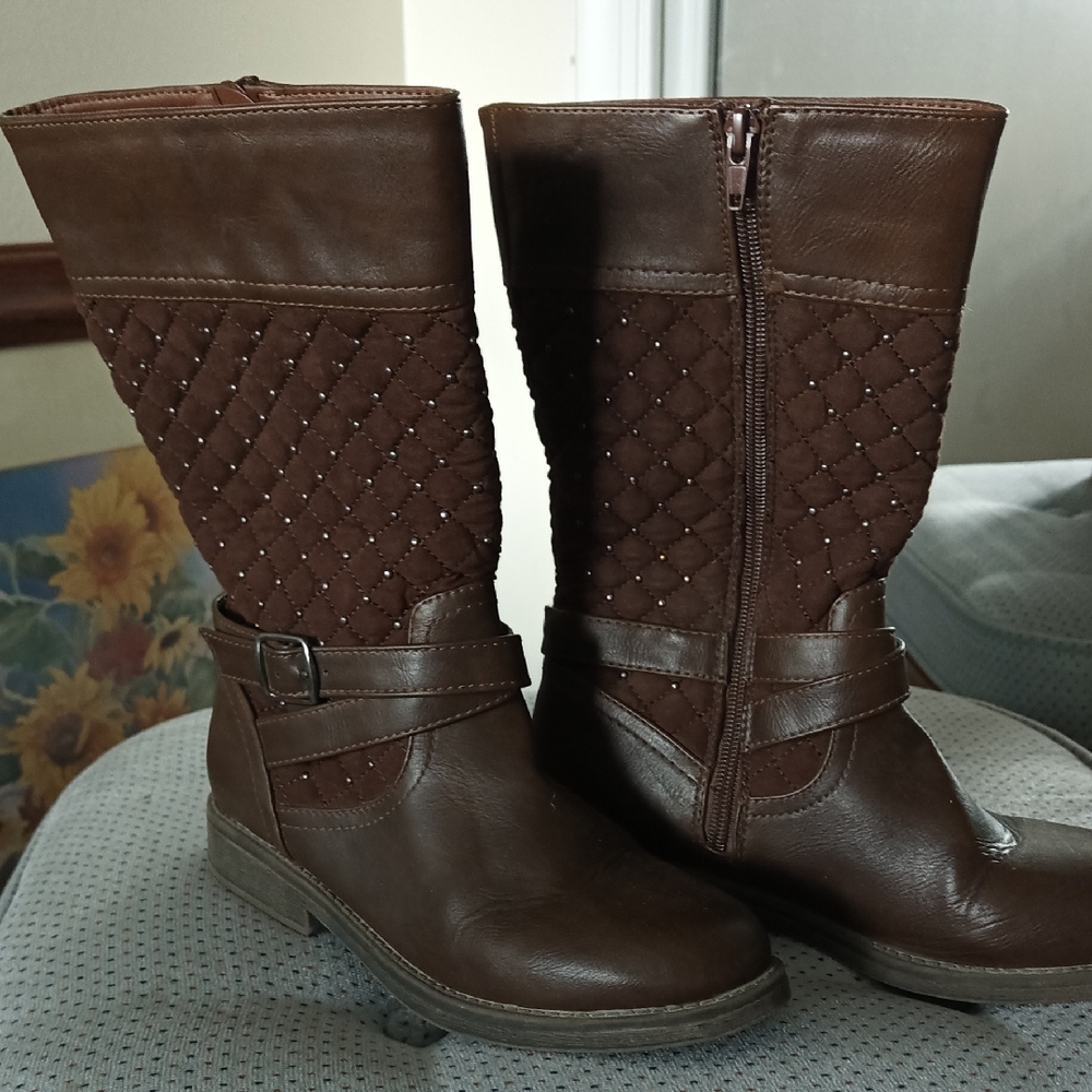 Dream Pairs Brown Quilted Winter Boots Sz: 4US, 36EU